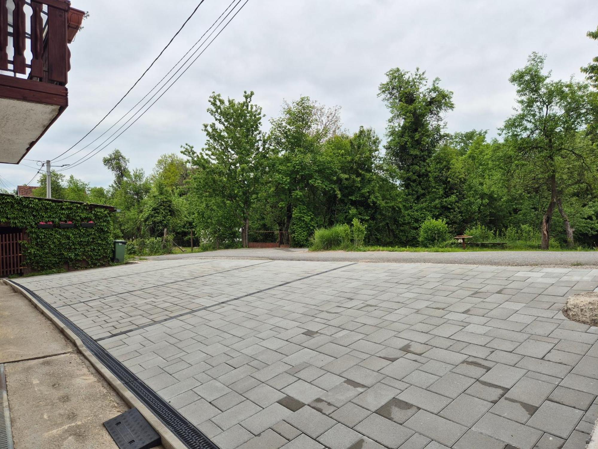 Rooms Garden Slunj Εξωτερικό φωτογραφία